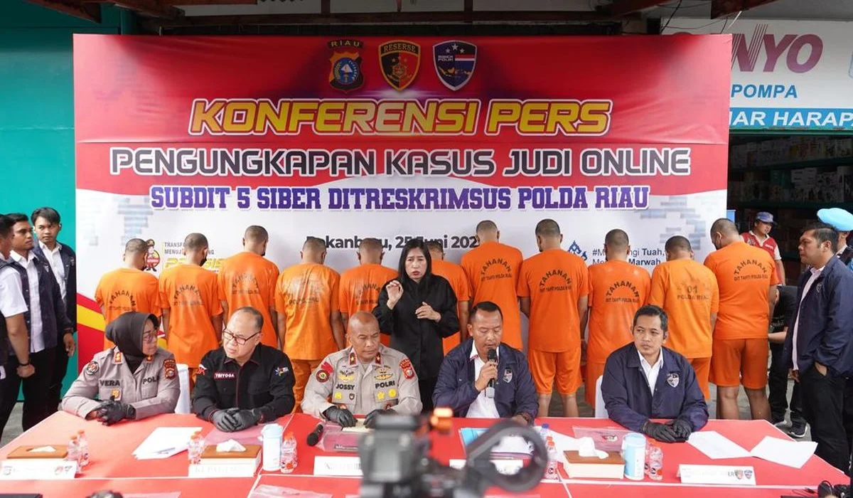 Sindikat Judi Online Higgs Domino Beromzet Rp3,6 M Digulung Polda Riau!