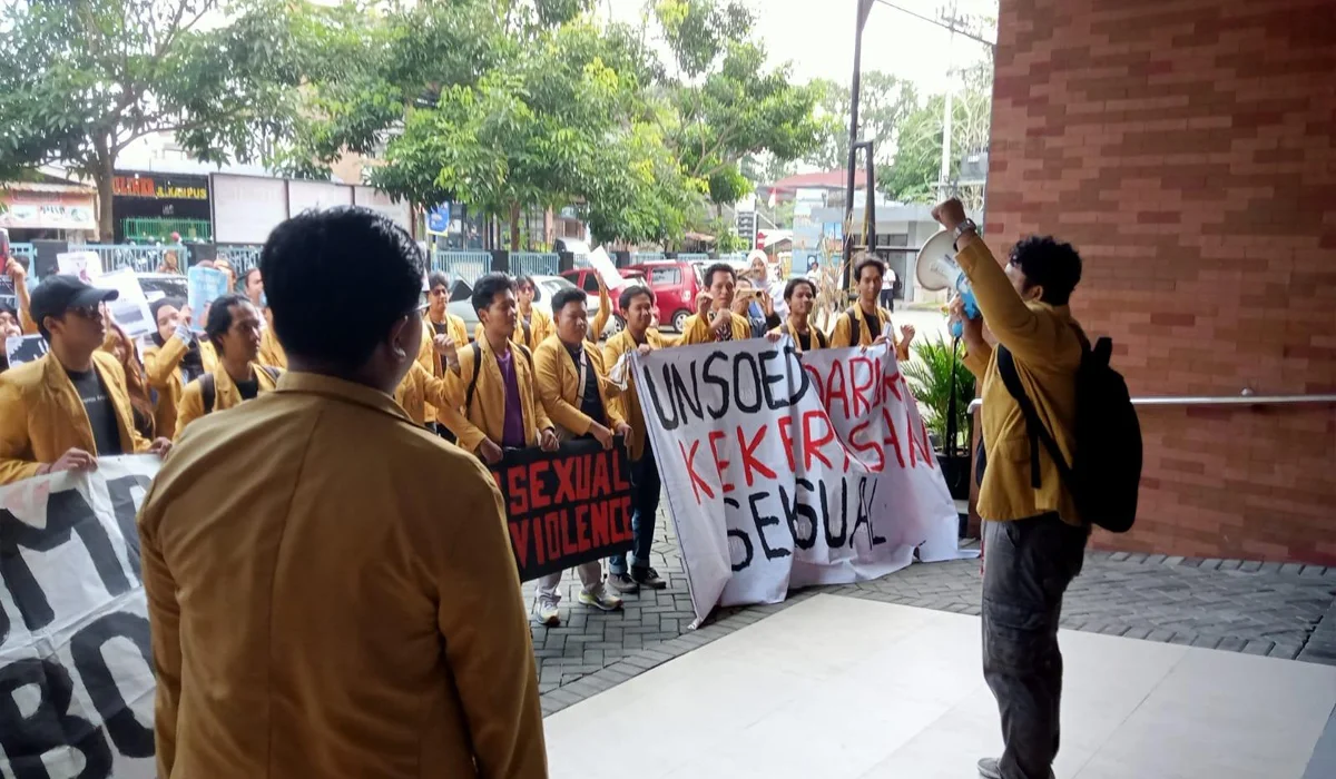 Dukungan-Alumni-dan-Respon-Publik