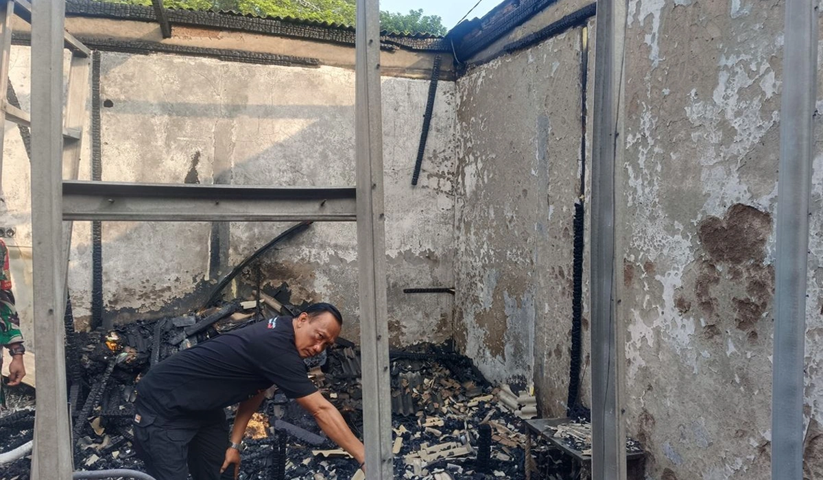 Cucu Bakar Kios, Nenek dan Paman Tewas Mengenaskan