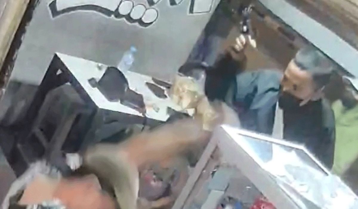 Mencekam! Detik-Detik Geng Motor Serang Warkop di Tanah Abang