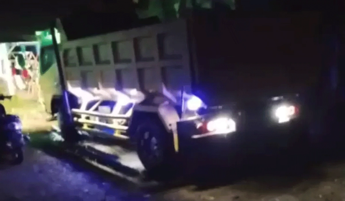 Maling Truk Panik Dikejar Warga, Truk Curian Tabrak Rumah Di Bogor