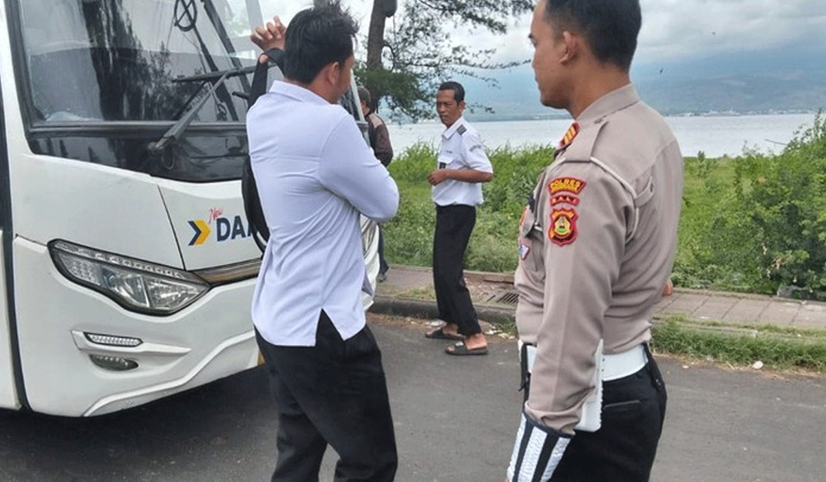 Kondektur-Bus-Tusuk-Pacar,-Akhirnya-Ditangkap-di-Pelabuhan-Gilimanuk