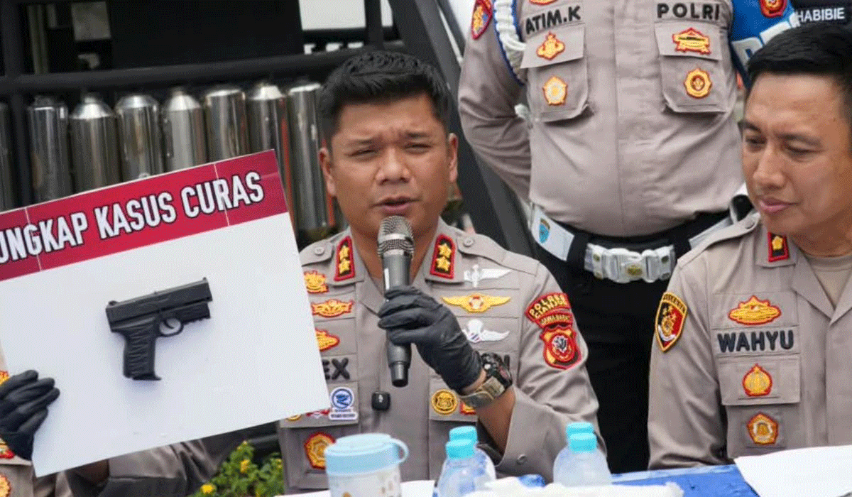 Bawa Pistol Mainan, Komplotan Begal di Cianjur Nekat Rampas Motor Mahasiswa Bawa Pistol Mainan, Komplotan Begal di Cianjur Nekat Rampas Motor Mahasiswa